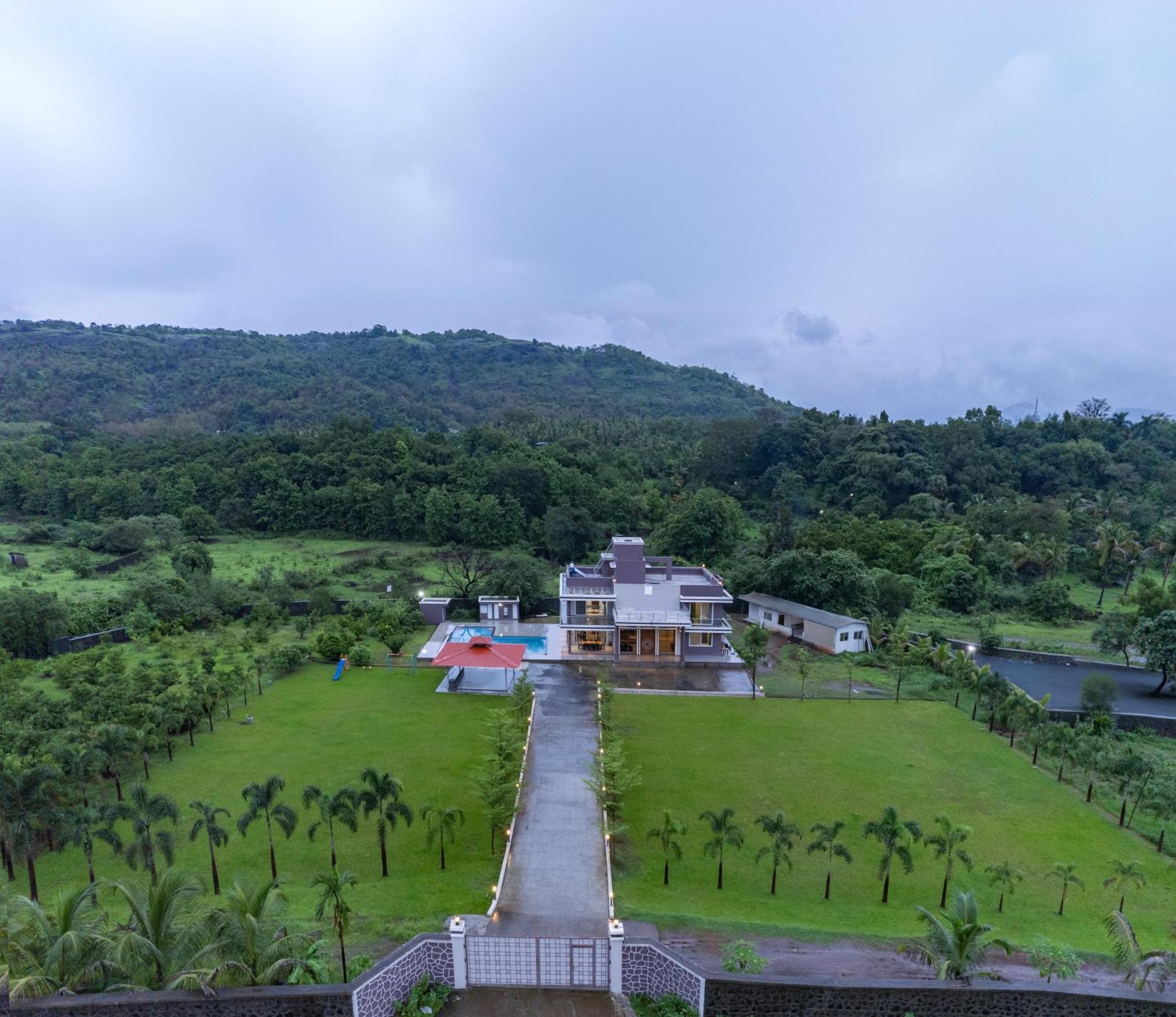 Stayscape Shreeji Farms 4Bhk Карджат Экстерьер фото