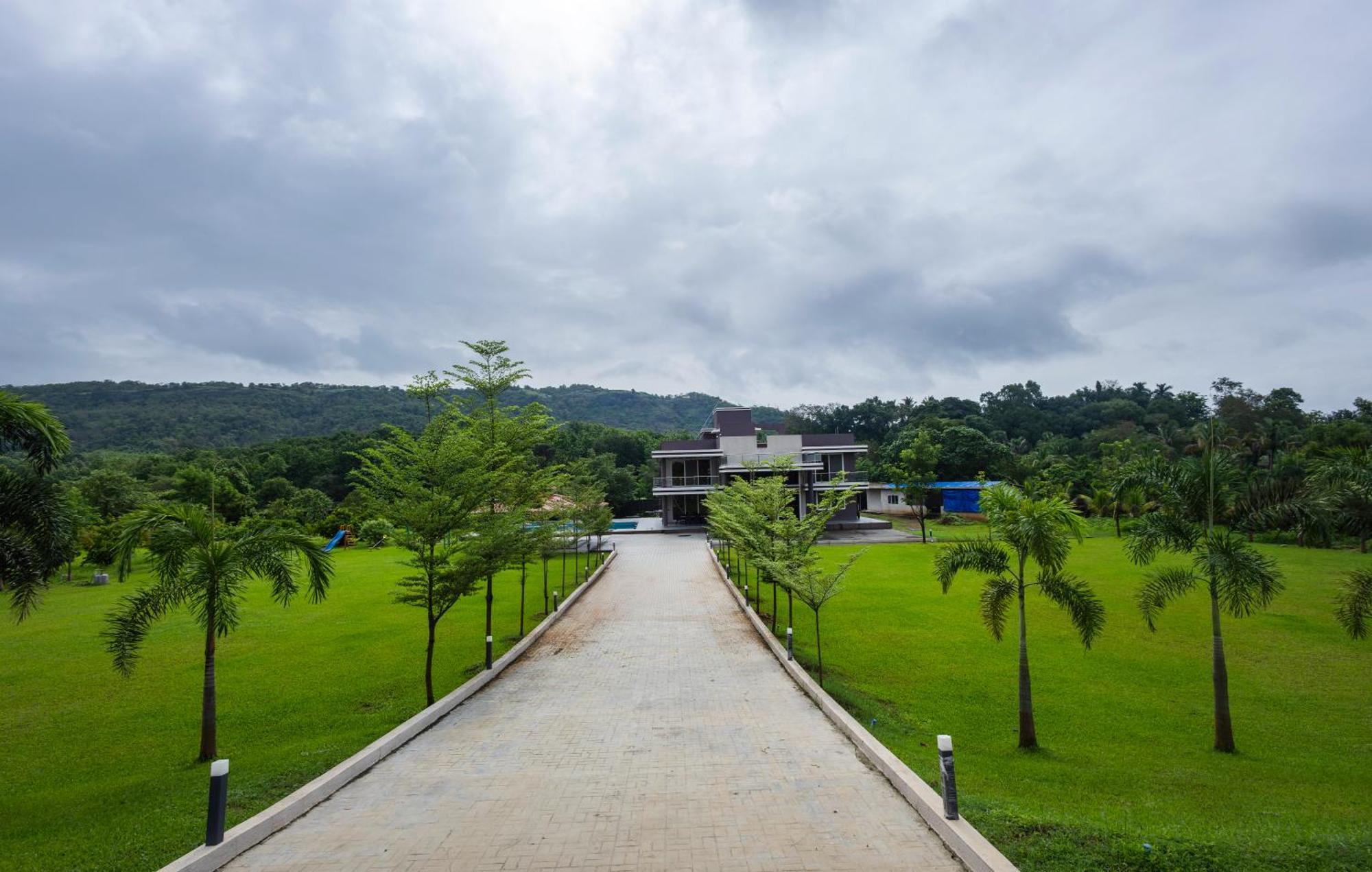 Stayscape Shreeji Farms 4Bhk Карджат Экстерьер фото