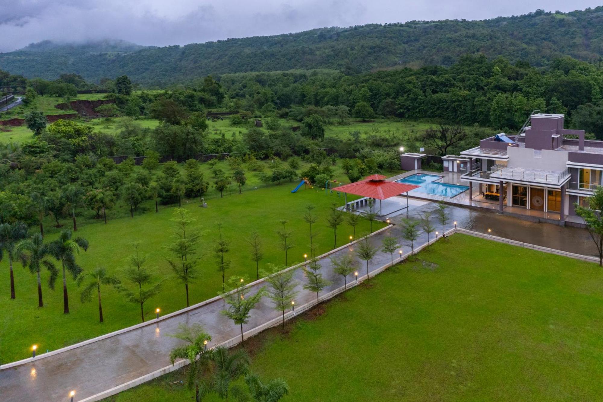 Stayscape Shreeji Farms 4Bhk Карджат Экстерьер фото