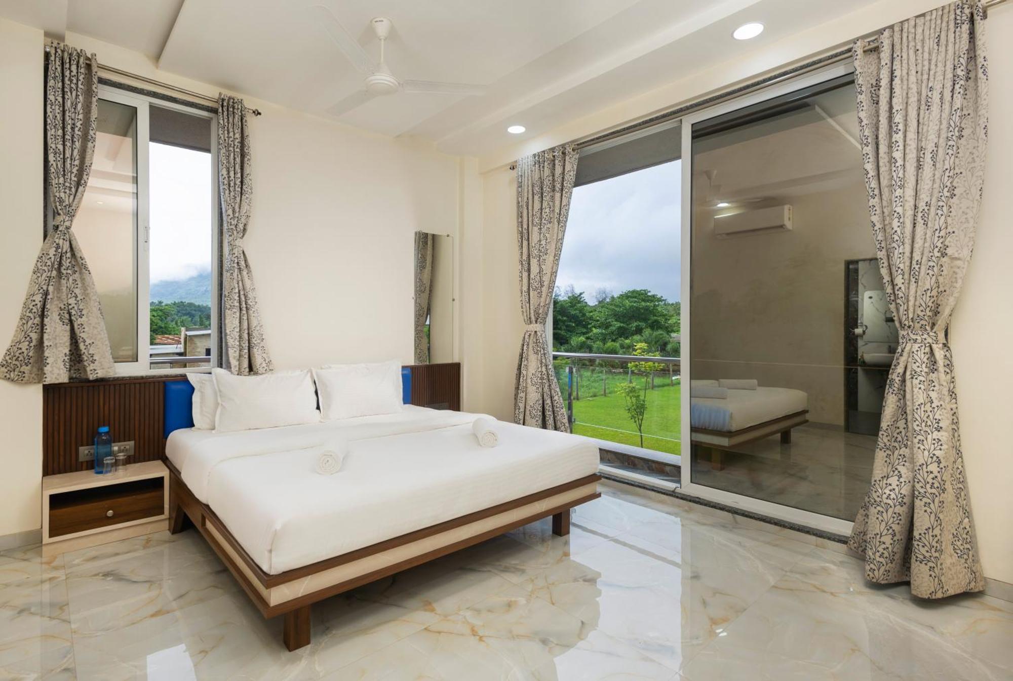 Stayscape Shreeji Farms 4Bhk Карджат Экстерьер фото
